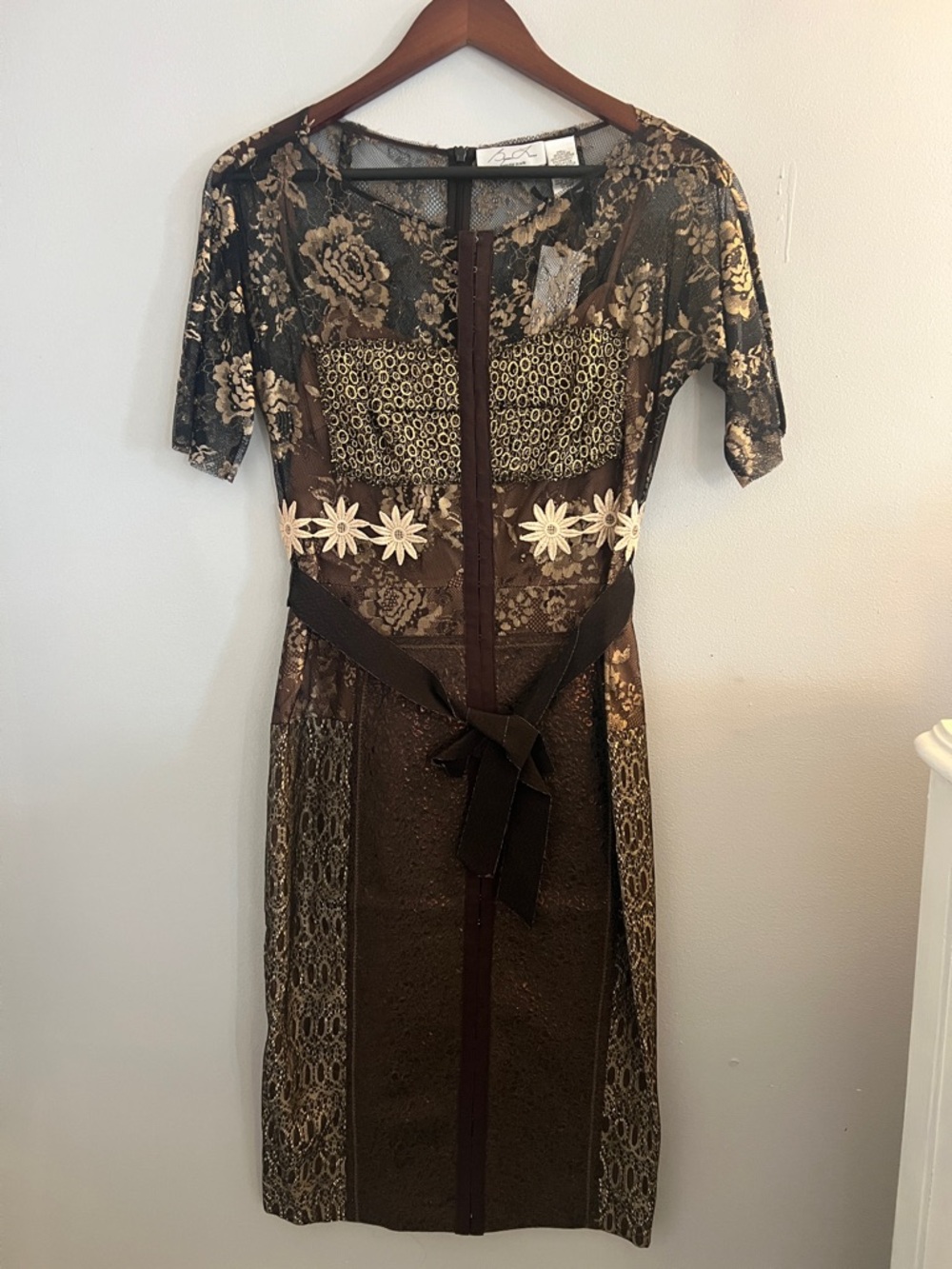 BYRON LARS lace detailed dress NWT- sz 6